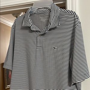 Mens Medium Vineyard Vines Performance Polo. Material really stretchy and soft.